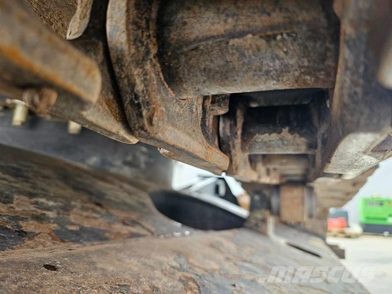 Hitachi ZX 135 US-6 Excavatoare pe șenile
