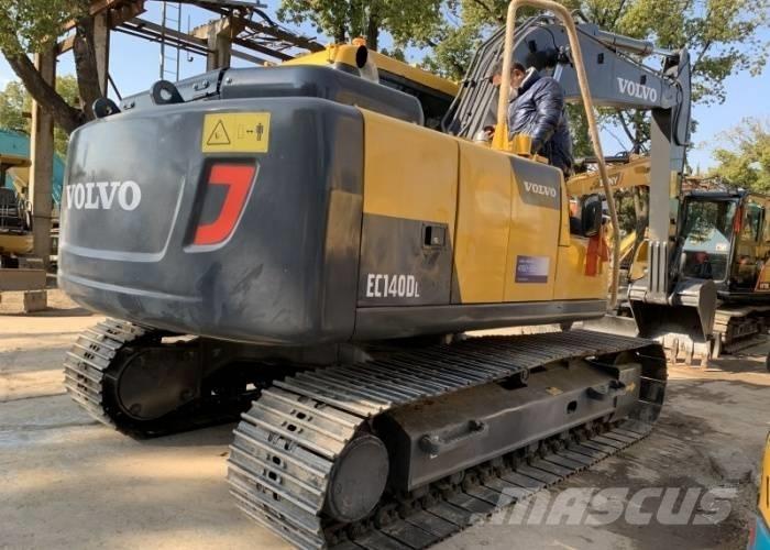 Volvo 140D Excavatoare pe șenile
