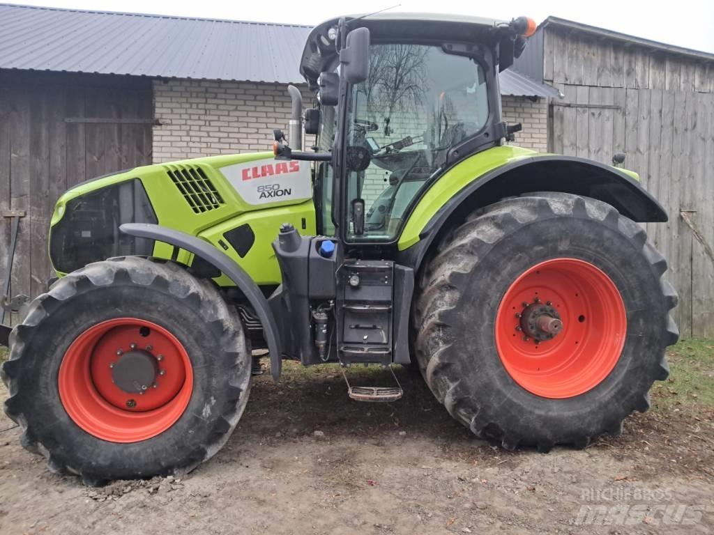 CLAAS Axion 850 Tractoare