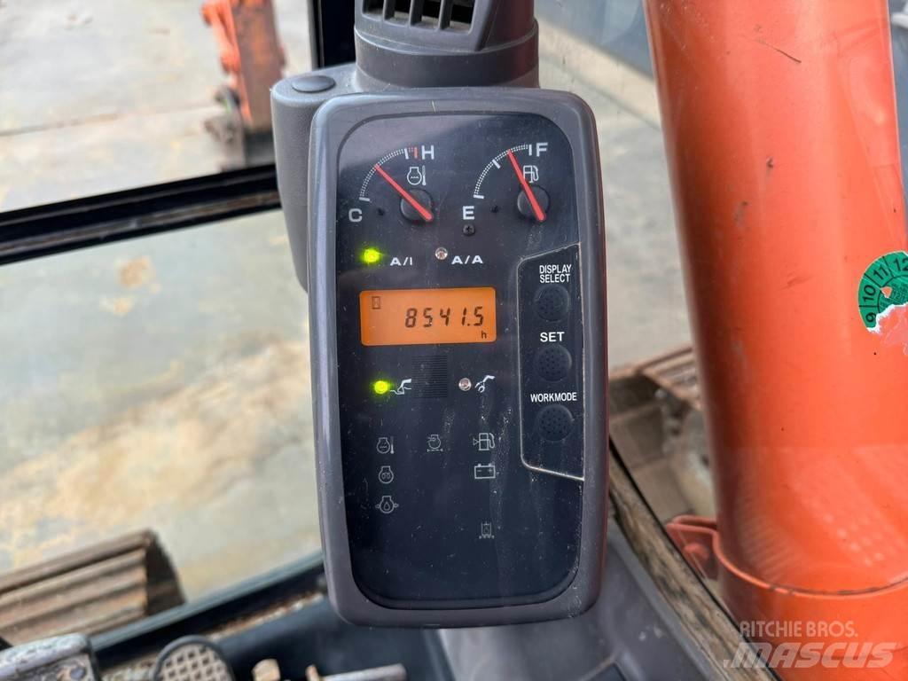 Hitachi ZX135US Excavatoare pe șenile
