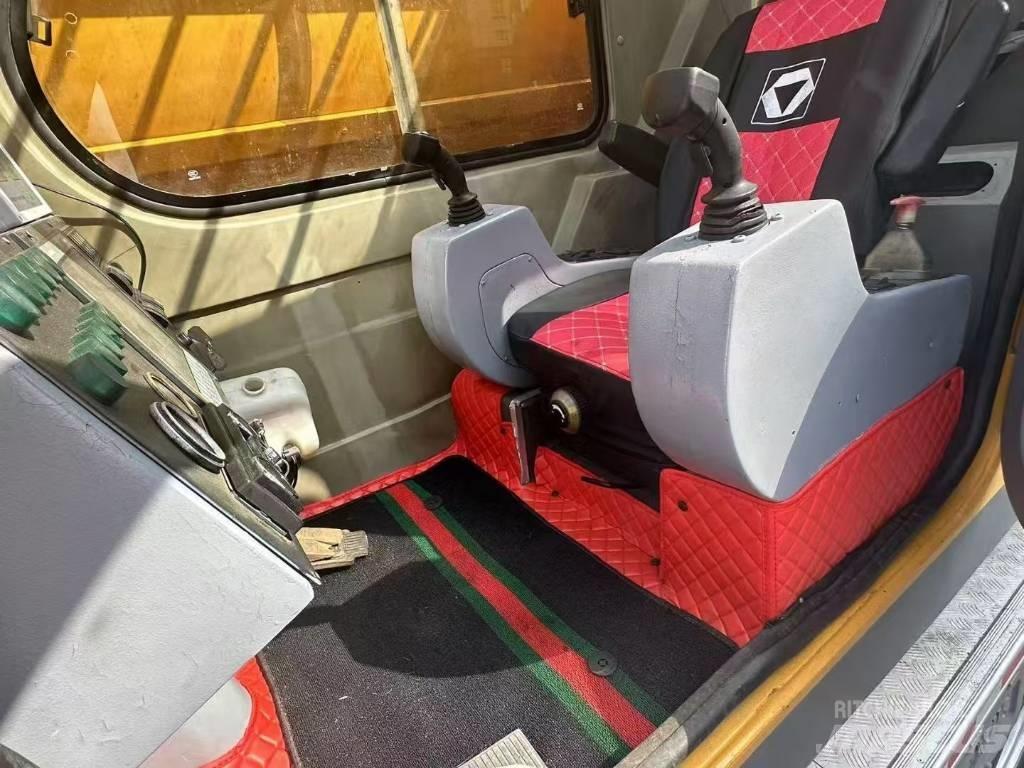XCMG 130K Macara pentru orice teren