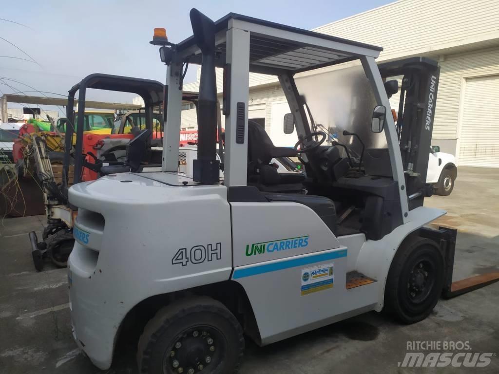 UniCarriers D1F4A40Q Încarcator lateral