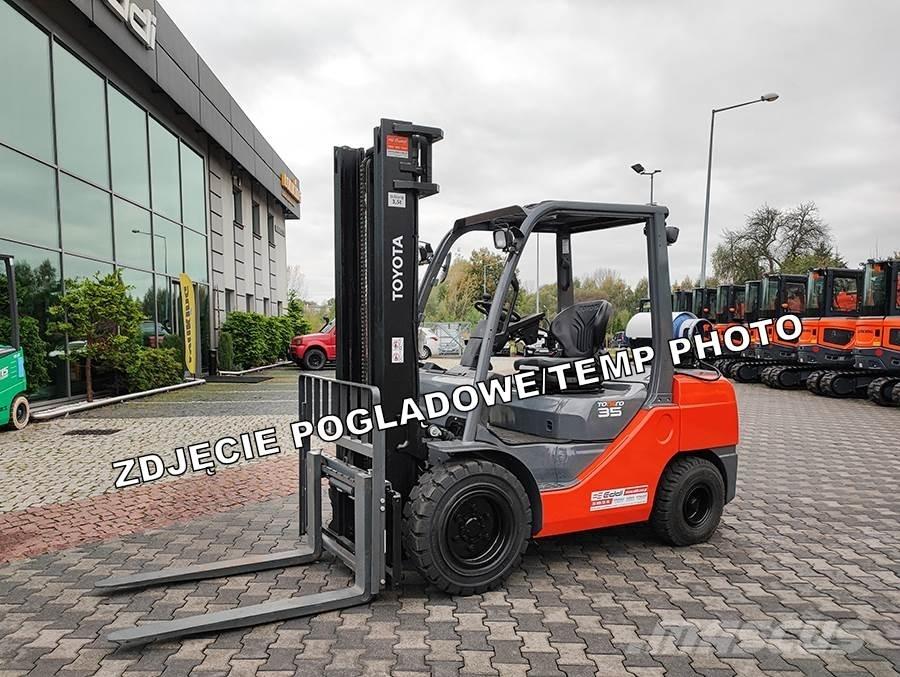 Toyota 02-8FGJF35 Stivuitor GPL