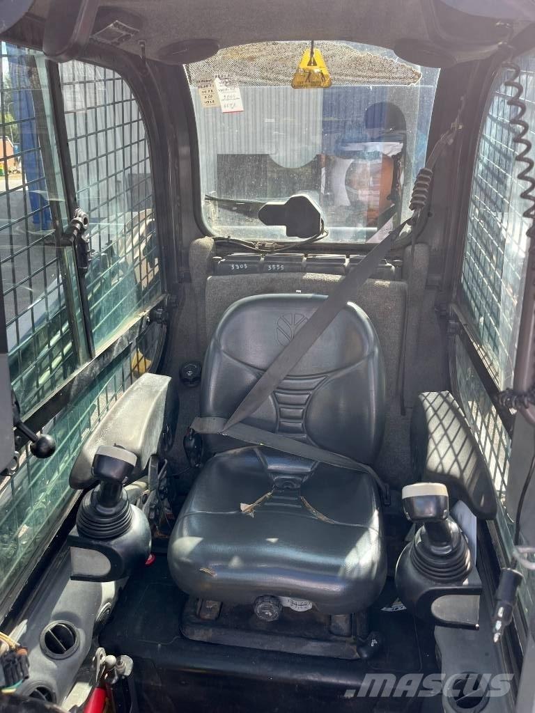 New Holland L 218 Mini incarcator