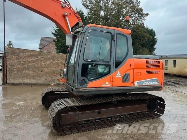 Doosan DX 140 LC-3 Excavatoare pe șenile

