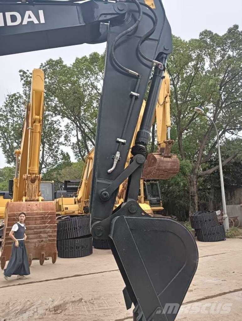 Hyundai 220LC-9S Excavatoare pe șenile
