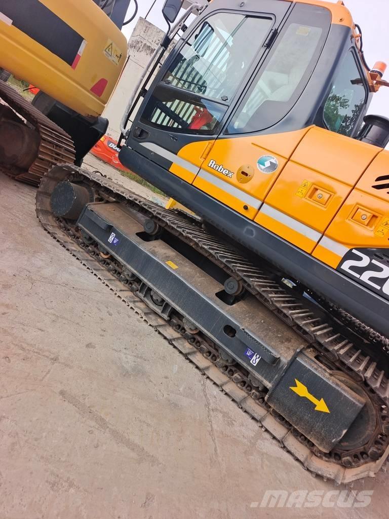 Hyundai 220 LC -9S Excavatoare pe șenile
