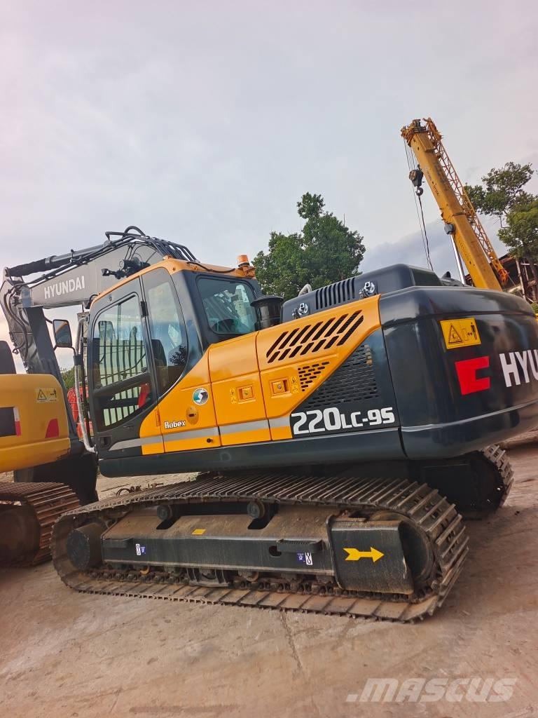 Hyundai 220 LC -9S Excavatoare pe șenile
