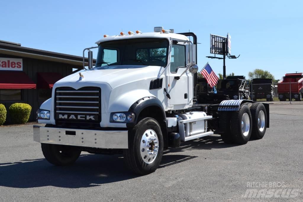 Mack Granite GU 713 Autotractoare