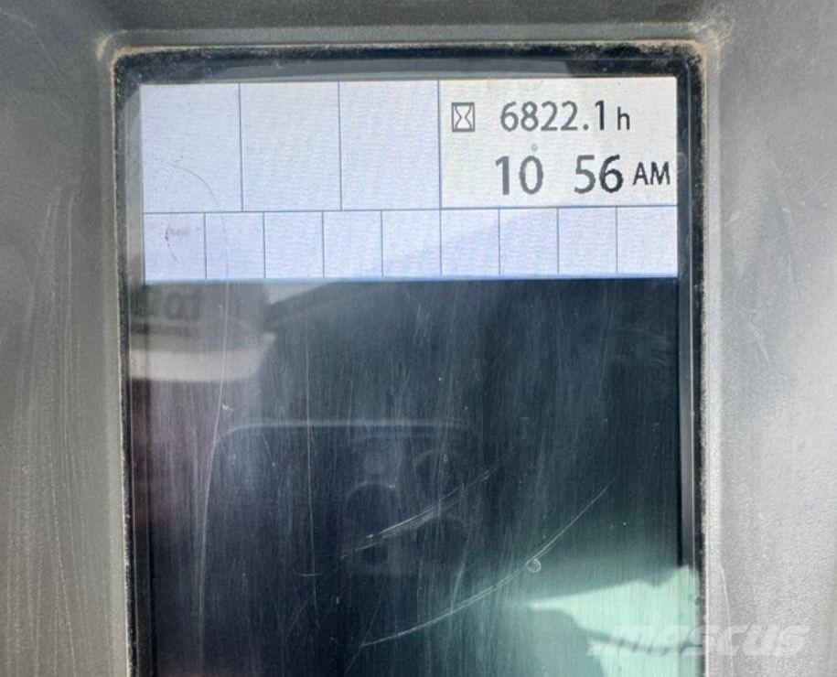 Hitachi ZX 135 US-6 Excavatoare pe șenile
