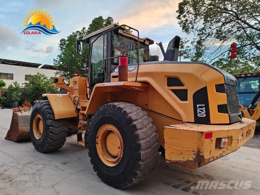 Volvo L 120 Incarcator pe pneuri