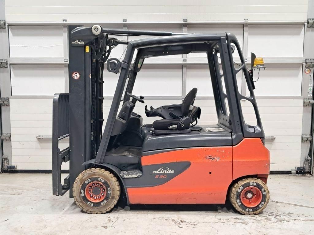 Linde E30L-01 Stivuitor electric