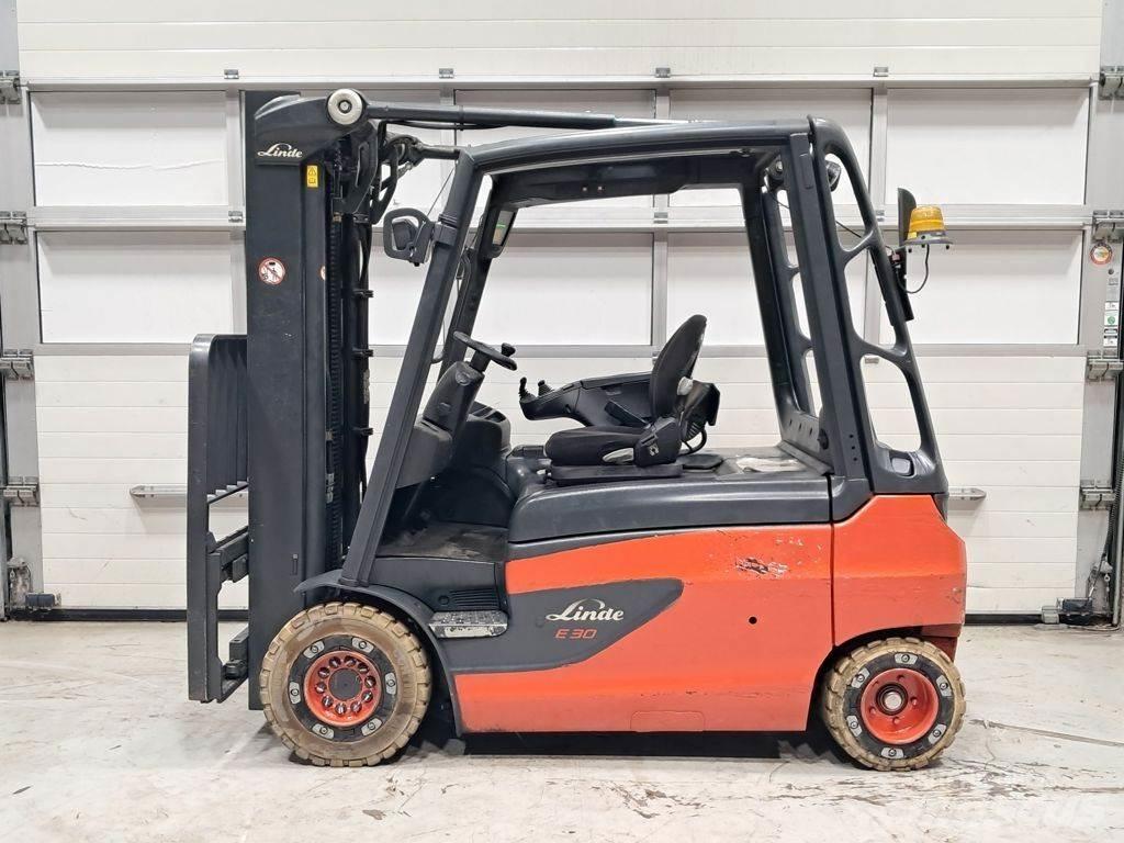 Linde E30L-01 Stivuitor electric