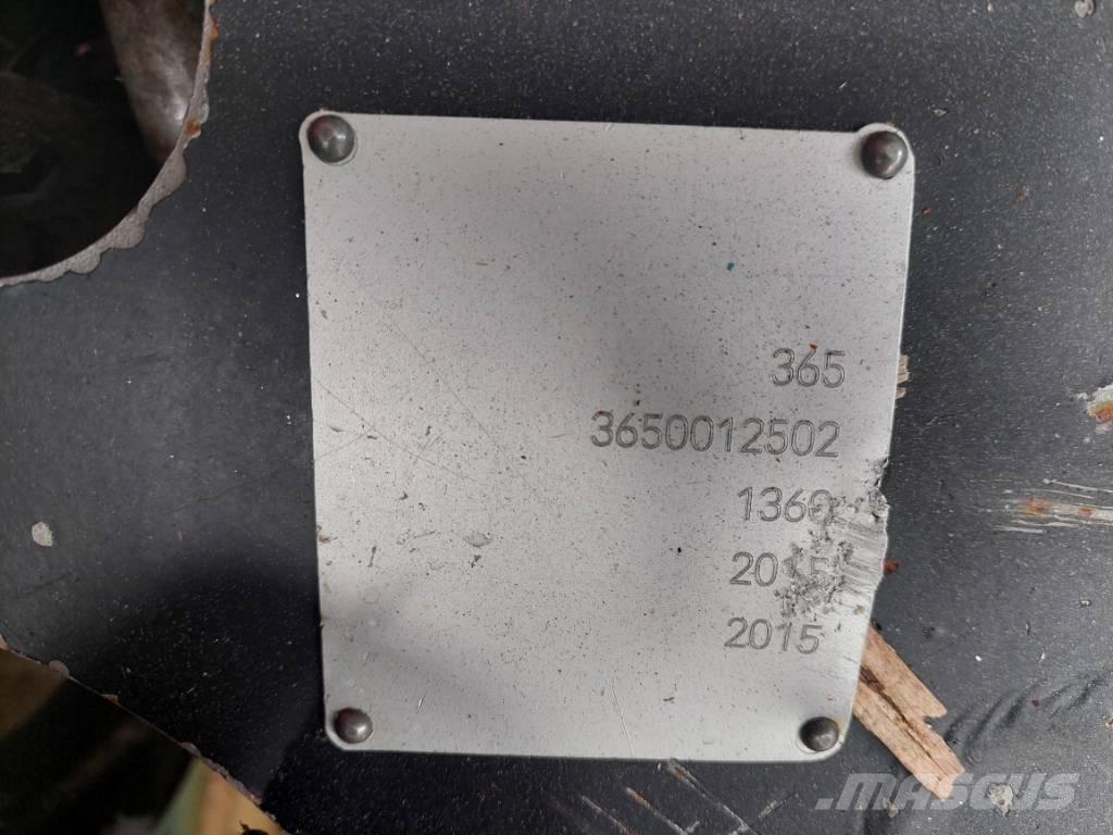 Komatsu 365.1 Capete pentru culegatoare