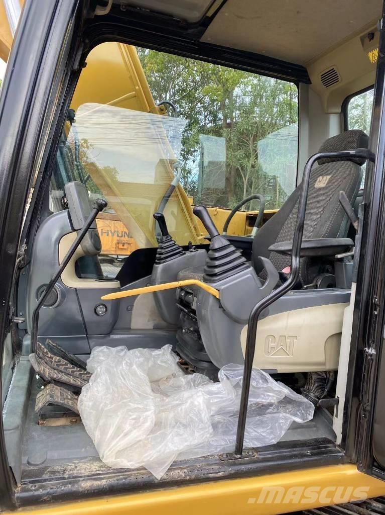 CAT 313 D Excavatoare pe șenile
