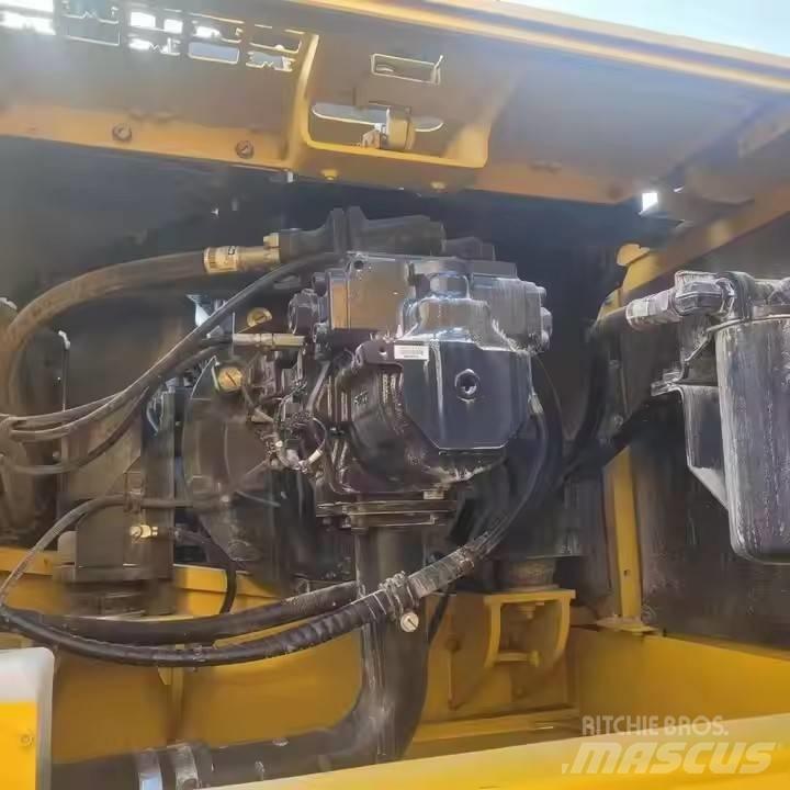 Komatsu PC360-8 Excavatoare pe șenile
