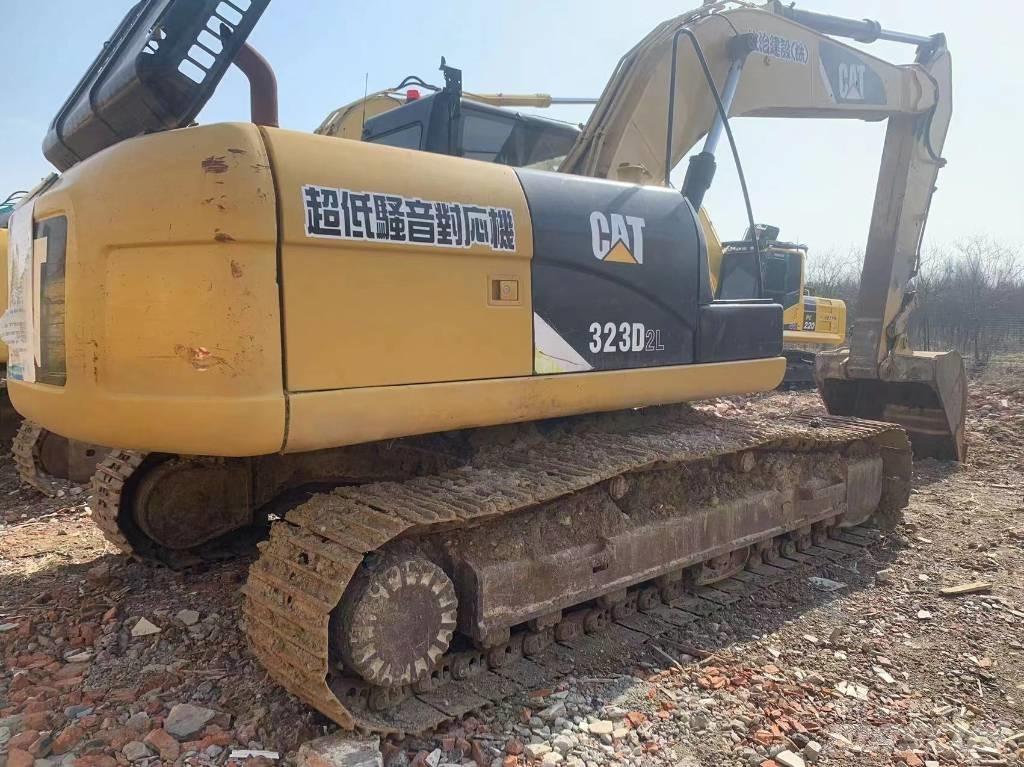 CAT 323D2 Excavatoare pe șenile
