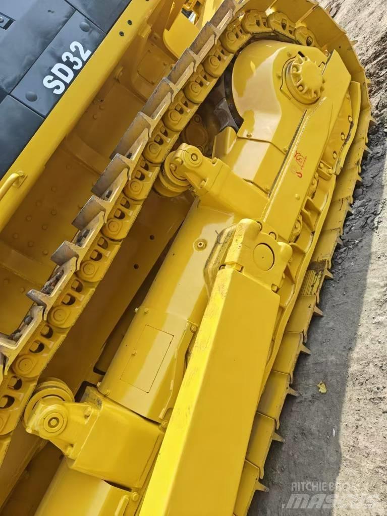 Shantui SD 32 Buldozere pe senile