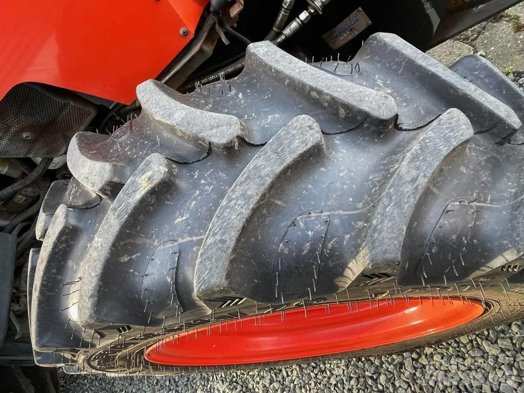 Kubota M 7040 Tractoare