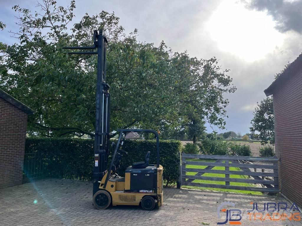 CAT EC25N Stivuitor electric