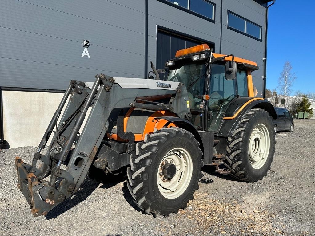 Valtra N101 Tractoare