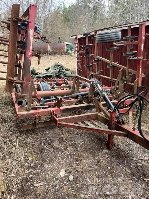 Väderstad NZ Grapa si pluguri rotative
