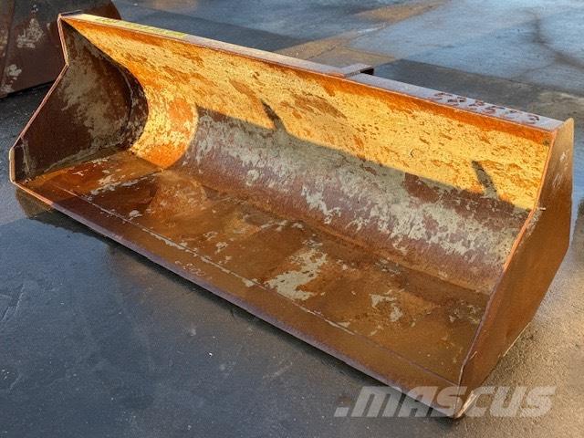 Manitou USED BUCKET Pistoane