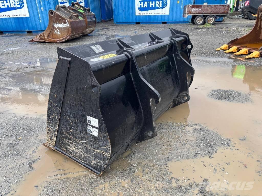 CAT 906 Incarcator pe pneuri