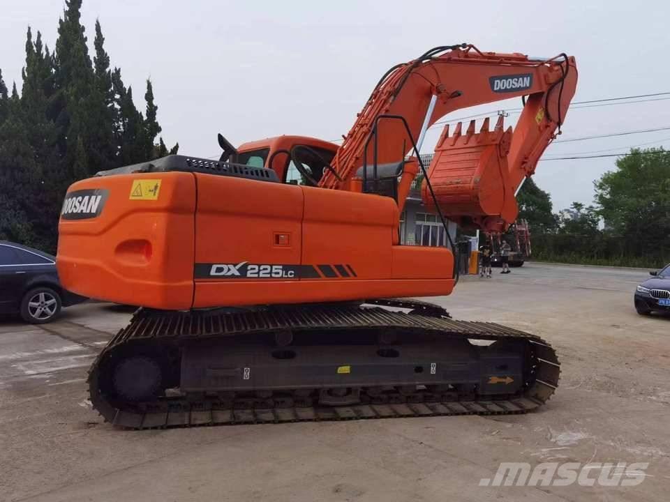 Doosan dx225 Excavatoare pe șenile
