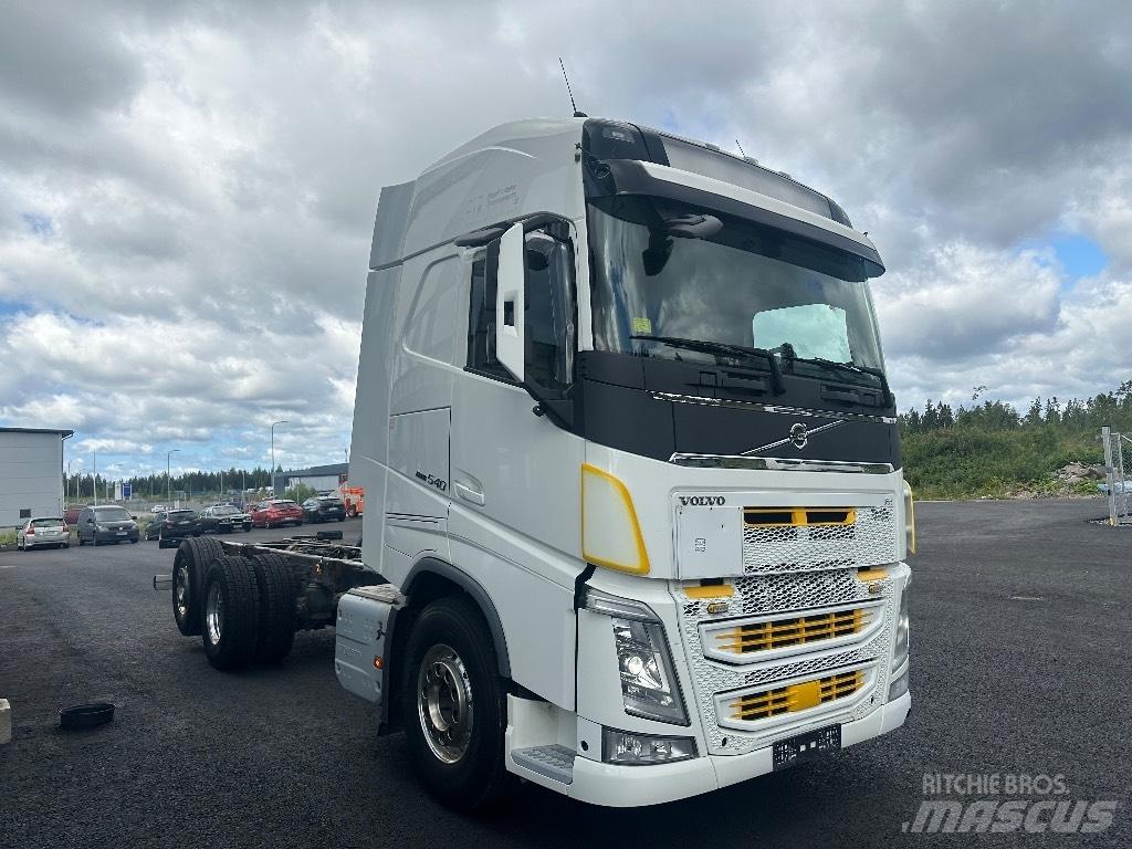 Volvo FH13 540 6x2*4 Camion cabina sasiu