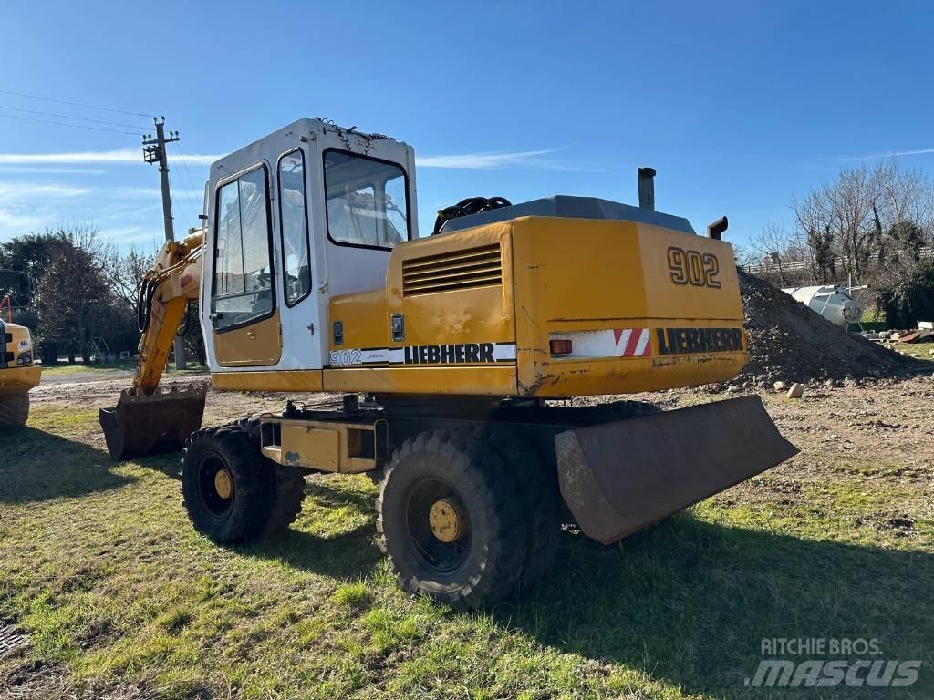 Liebherr 902 Excavatoare cu roti