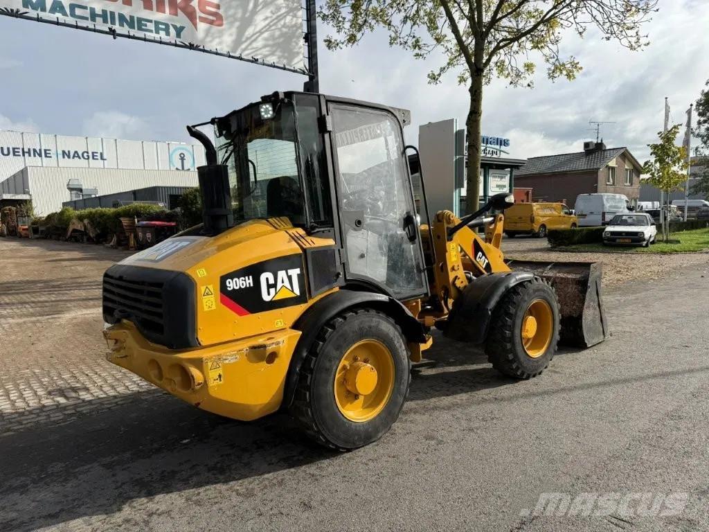 CAT 906H Incarcator pe pneuri