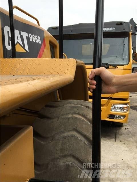 CAT 966G Incarcator pe pneuri
