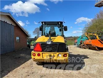 CAT 906 Incarcator pe pneuri
