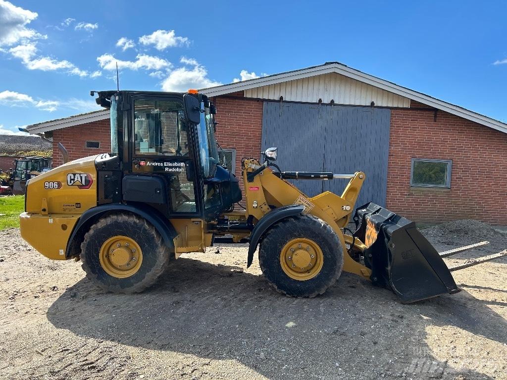 CAT 906 Incarcator pe pneuri