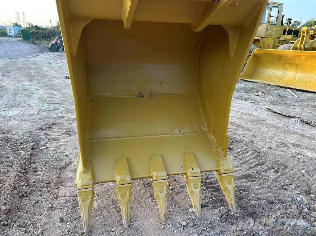 CAT 330 D L Excavatoare pe șenile
