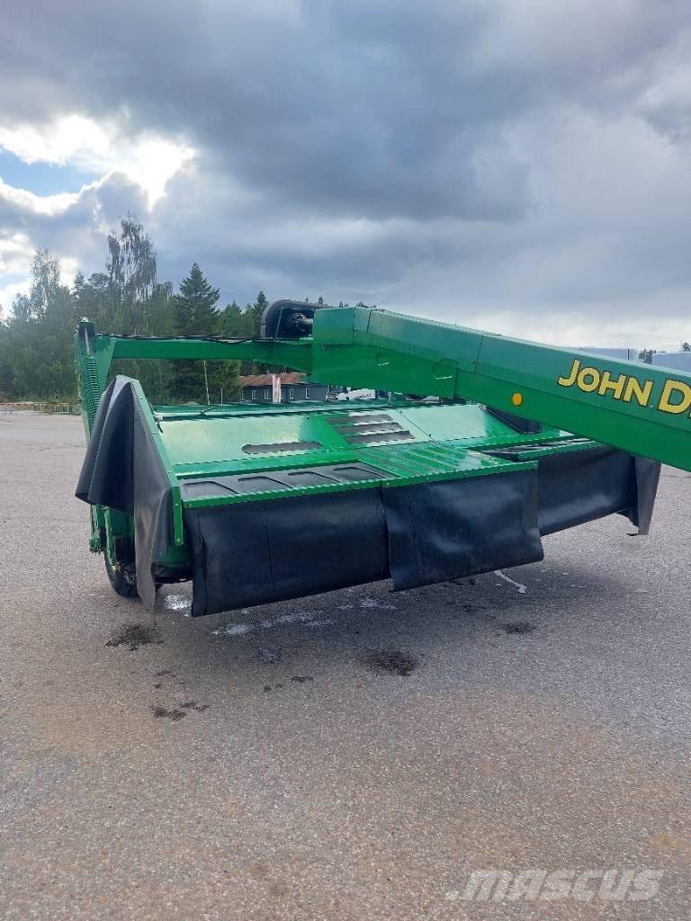 John Deere 735 Cositoare de iarba cu umidificator