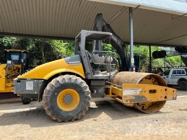 Volvo sd105DX Compactoare sol