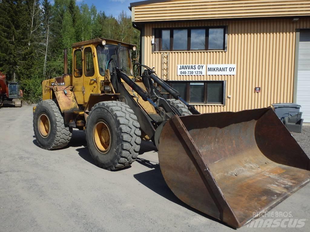 Volvo BM 4400 Incarcator pe pneuri