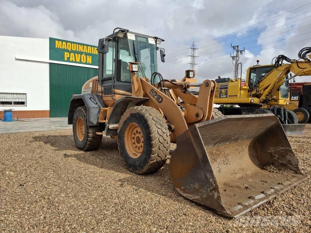 CASE 521 D Incarcator pe pneuri