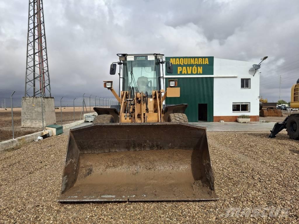 CASE 521 D Incarcator pe pneuri