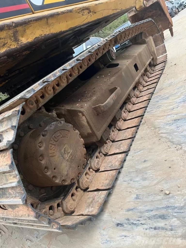 CAT 313 D Excavatoare pe șenile
