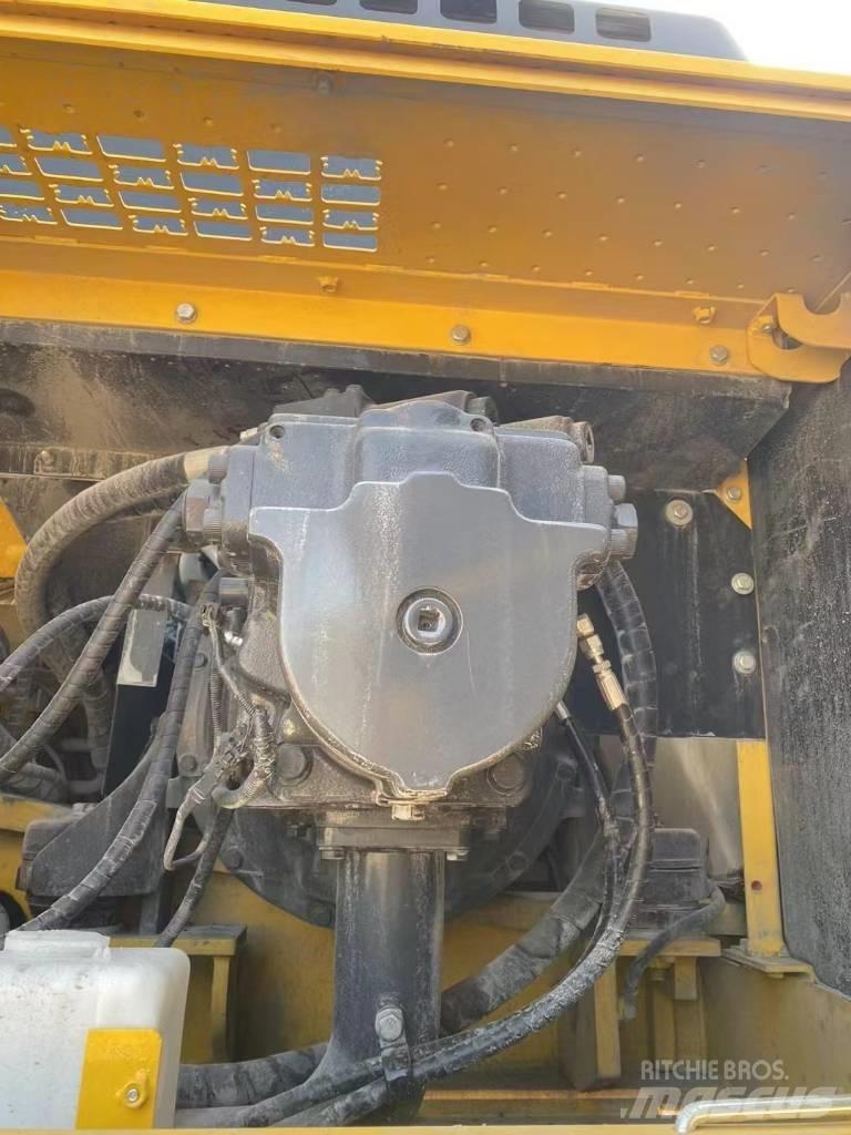 Komatsu 450LC-8 Excavatoare pe șenile
