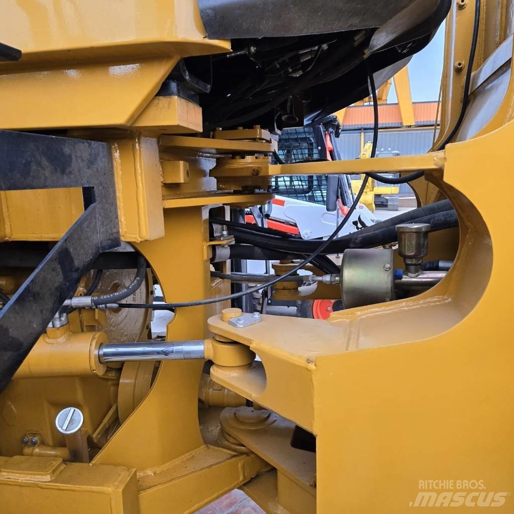CAT 966 H Incarcator pe pneuri
