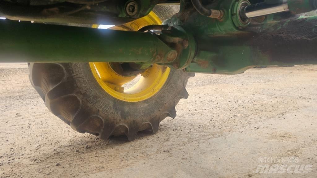 John Deere 6210 Tractoare