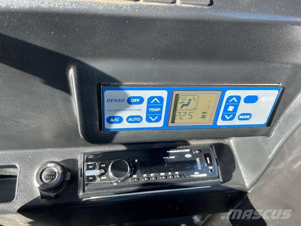 Takeuchi TB 295 W Excavatoare cu roti