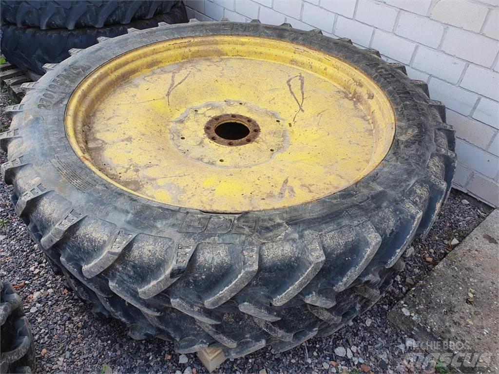 BKT 270/95R48 x2 Roti