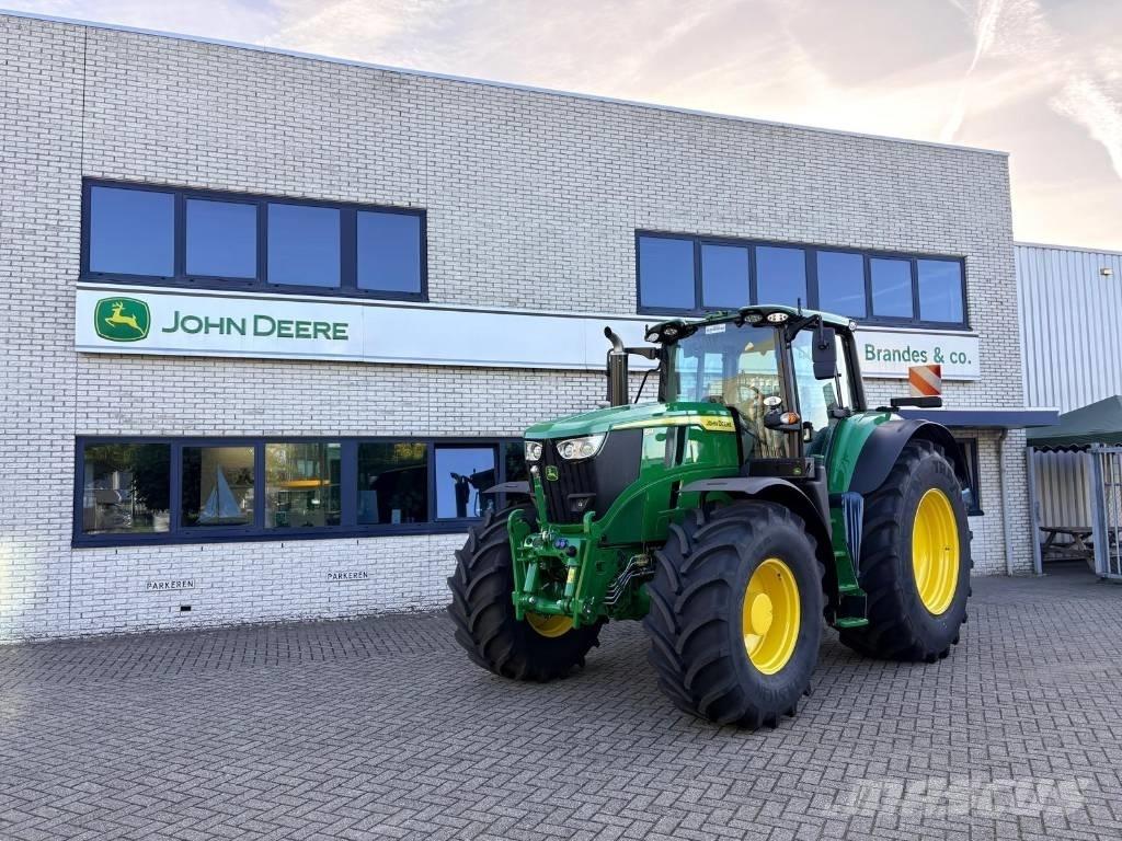 John Deere 6M200 Tractoare