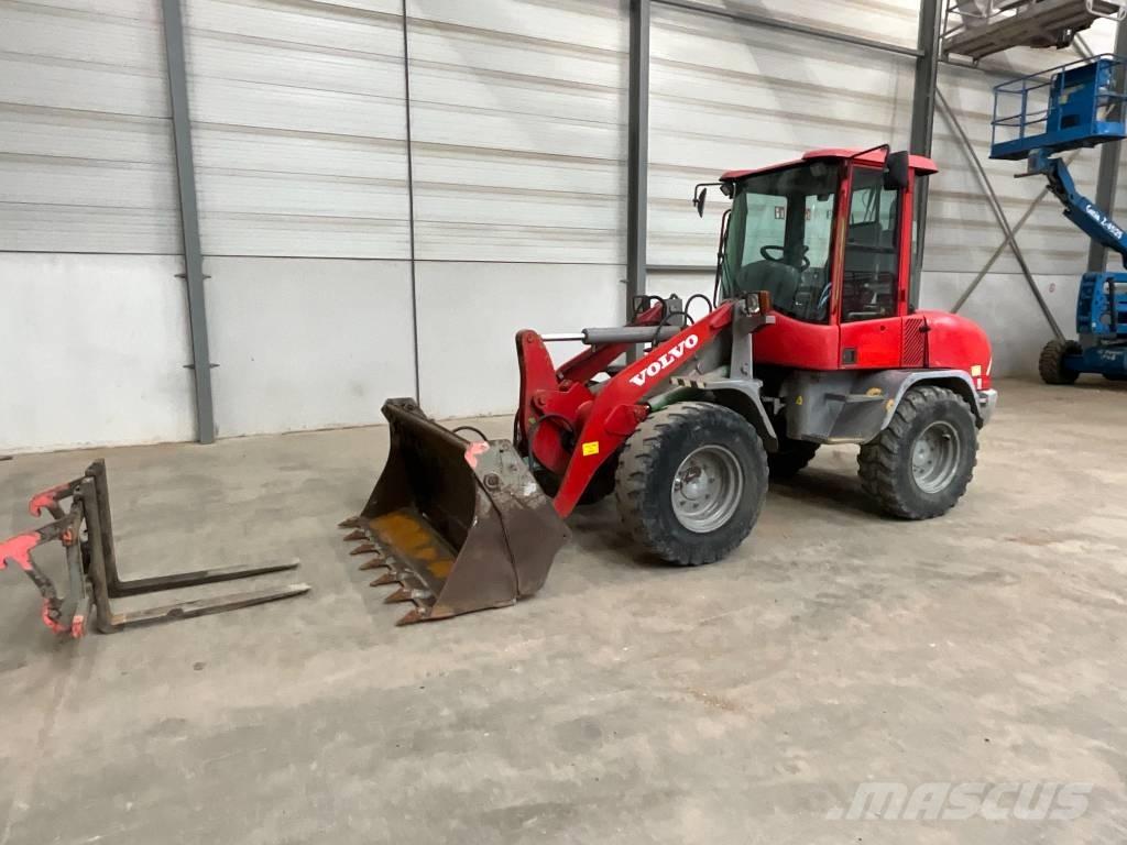 Volvo L 30 B-Z/X Incarcator pe pneuri