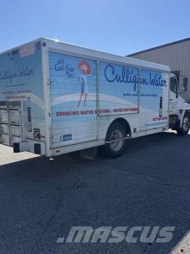 Hino 268 Camioane transport bauturi